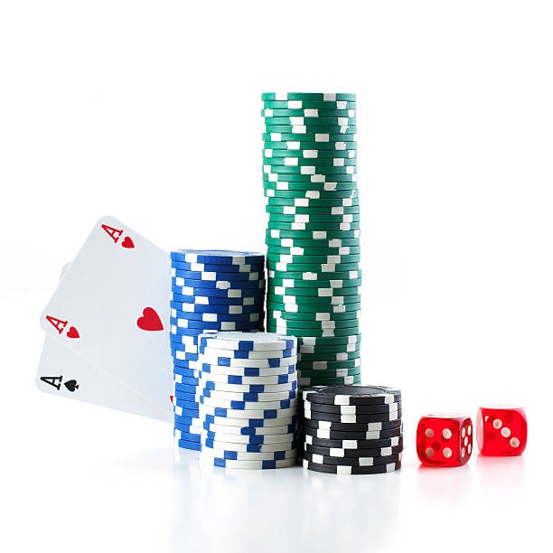 Player decision screen showing fold, call, and raise buttons with current stake amount